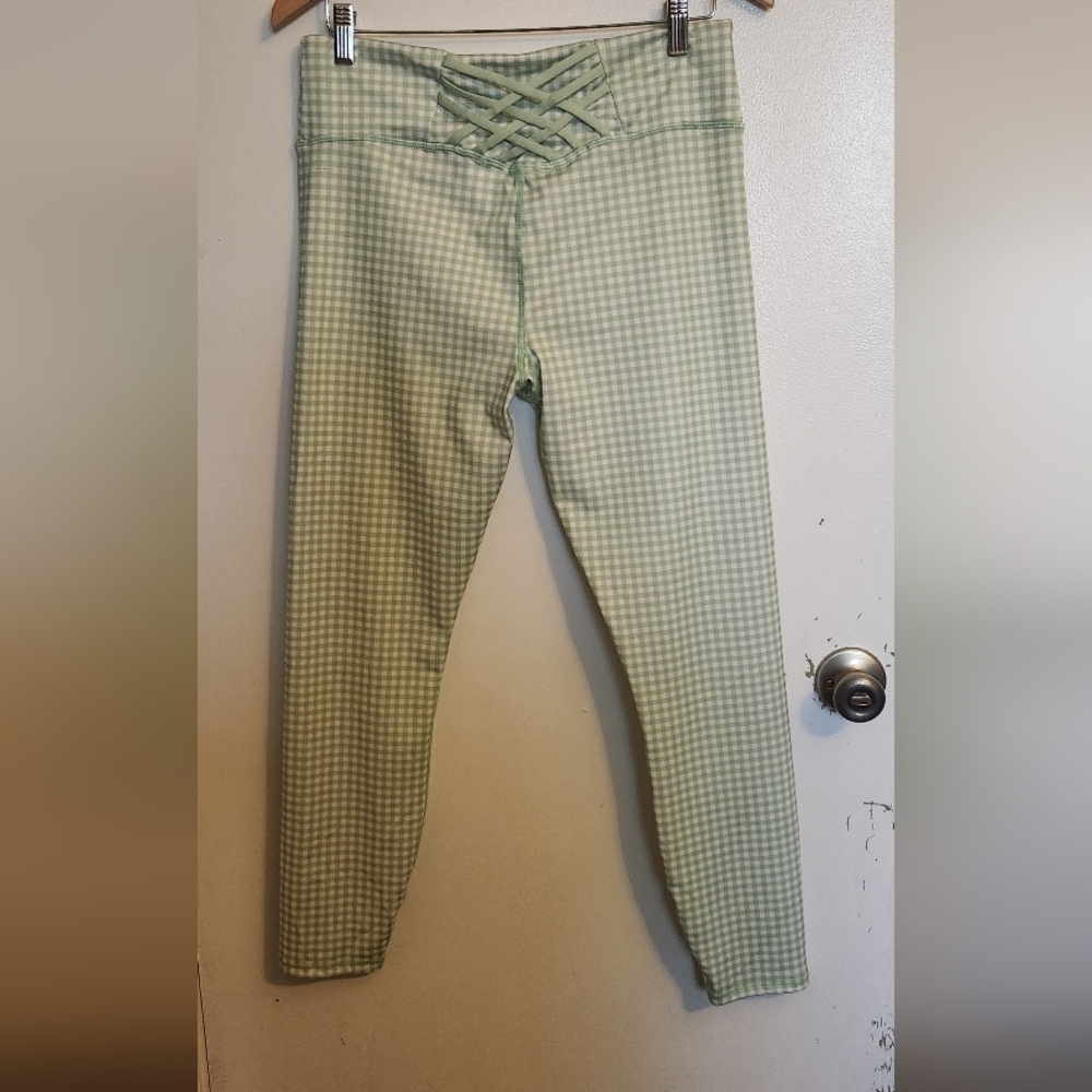 Soft Sage Green Leggings with Lightweight Fabric - Picture 5 of 5
